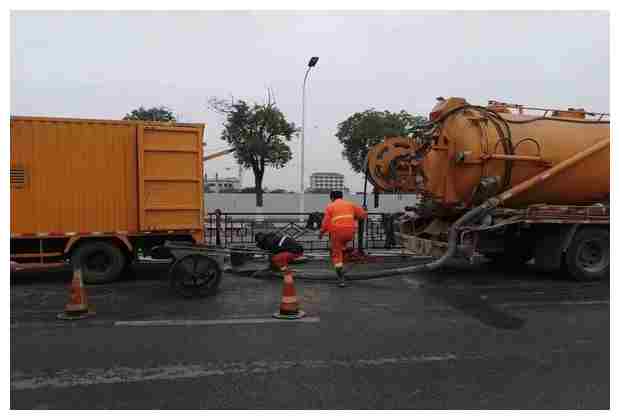 龍?zhí)逗謇砘S池一般要多少錢的費用和影響因素解析