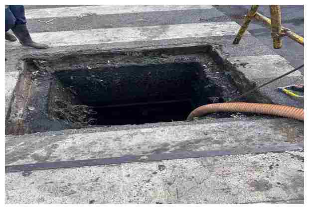 長(zhǎng)哨營(yíng)鄉(xiāng)四道河村排污溝廢水清理如何選擇