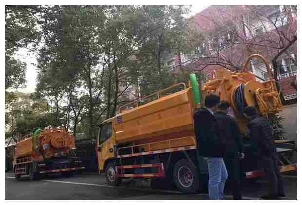 紅民村社區(qū)泥沙池管道清淤施工流程