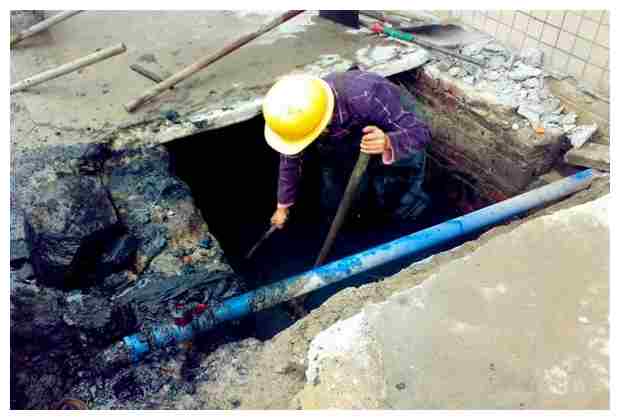 金果大院道路管道清淤應(yīng)該怎么清理呢