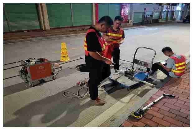 醬房大院調(diào)節(jié)溝管道清淤需要知道的事情